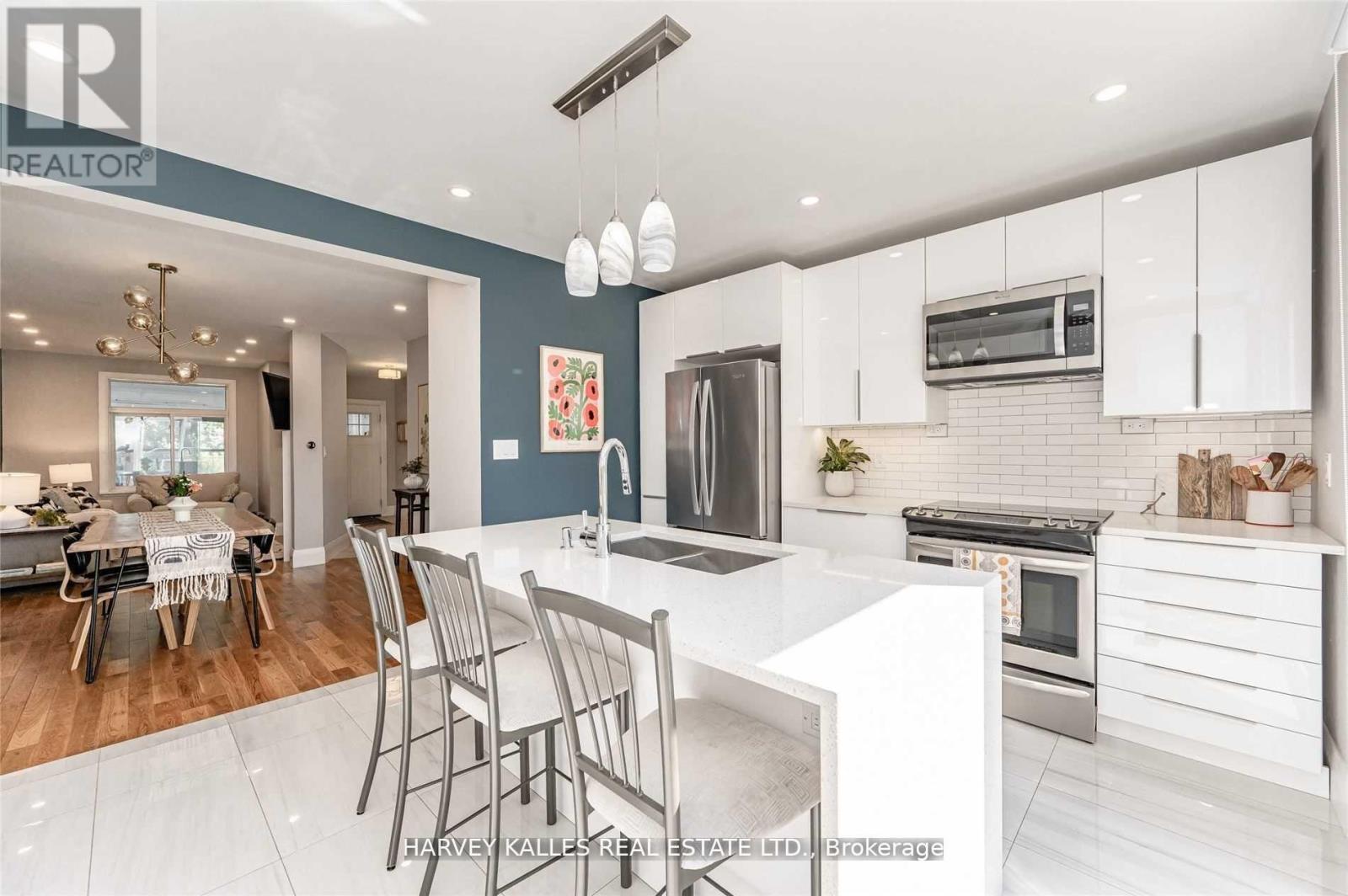 Room - 26 Leyton Avenue, Toronto, Ontario M1L 3T4 - Photo 5 - E12650928