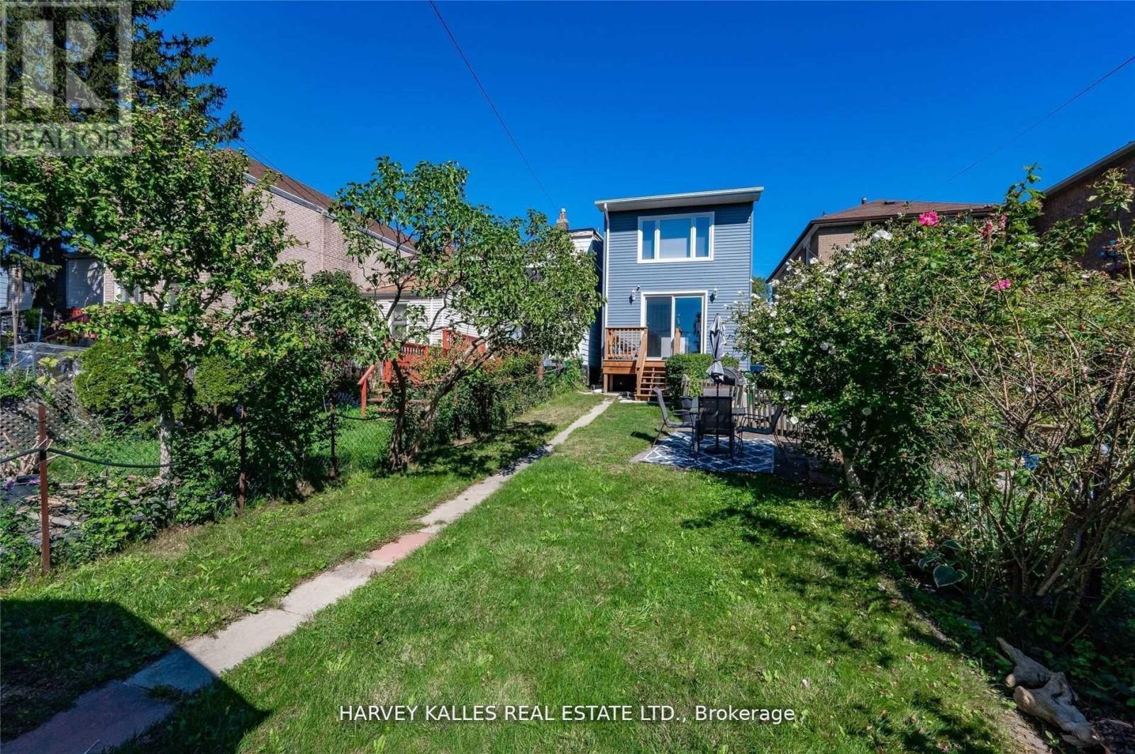 Room - 26 Leyton Avenue, Toronto, Ontario M1L 3T4 - Photo 8 - E12650928