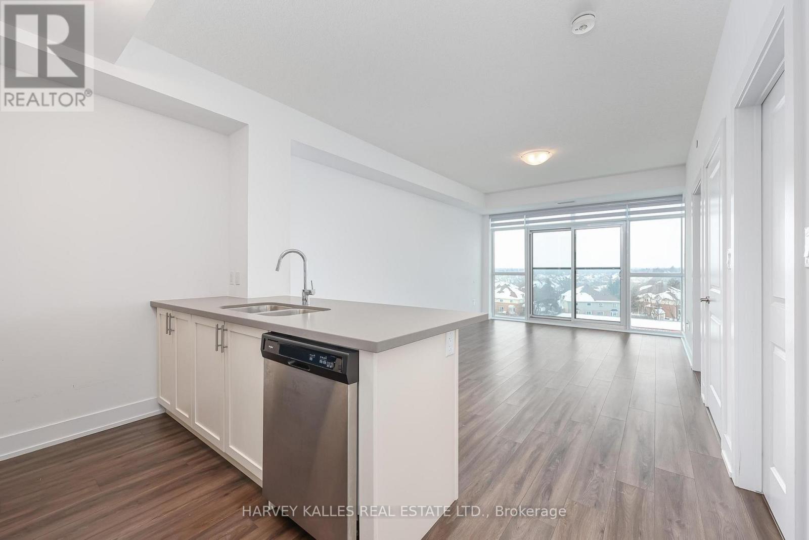 604 - 460 Dundas Street E, Hamilton, Ontario  L8B 2A5 - Photo 2 - X12651532