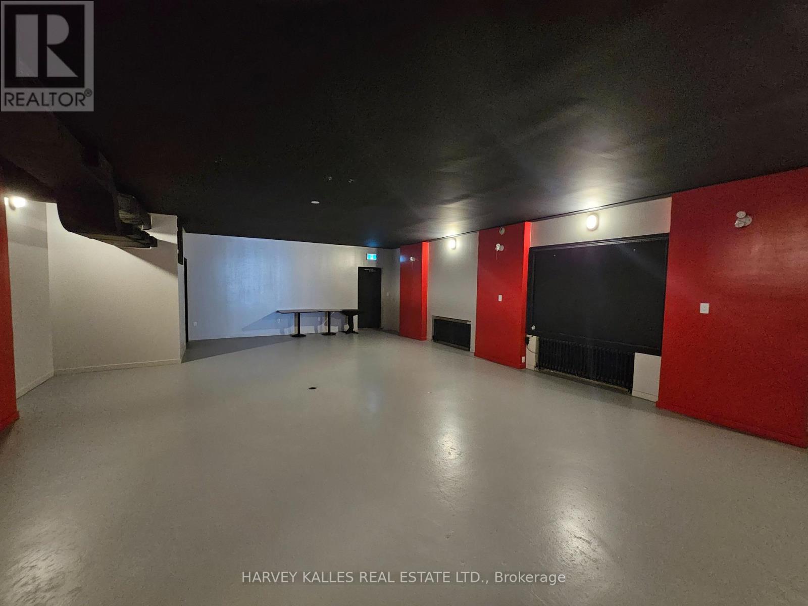 Ground - 2058 Dufferin Street, Toronto, Ontario M6E 3R6 - Photo 4 - W12652832