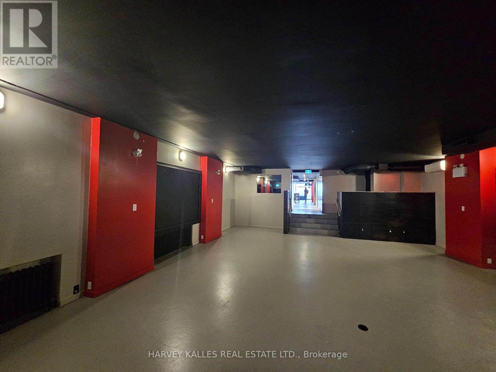 Ground - 2058 Dufferin Street, Toronto, Ontario M6E 3R6 - Photo 7 - W12652832