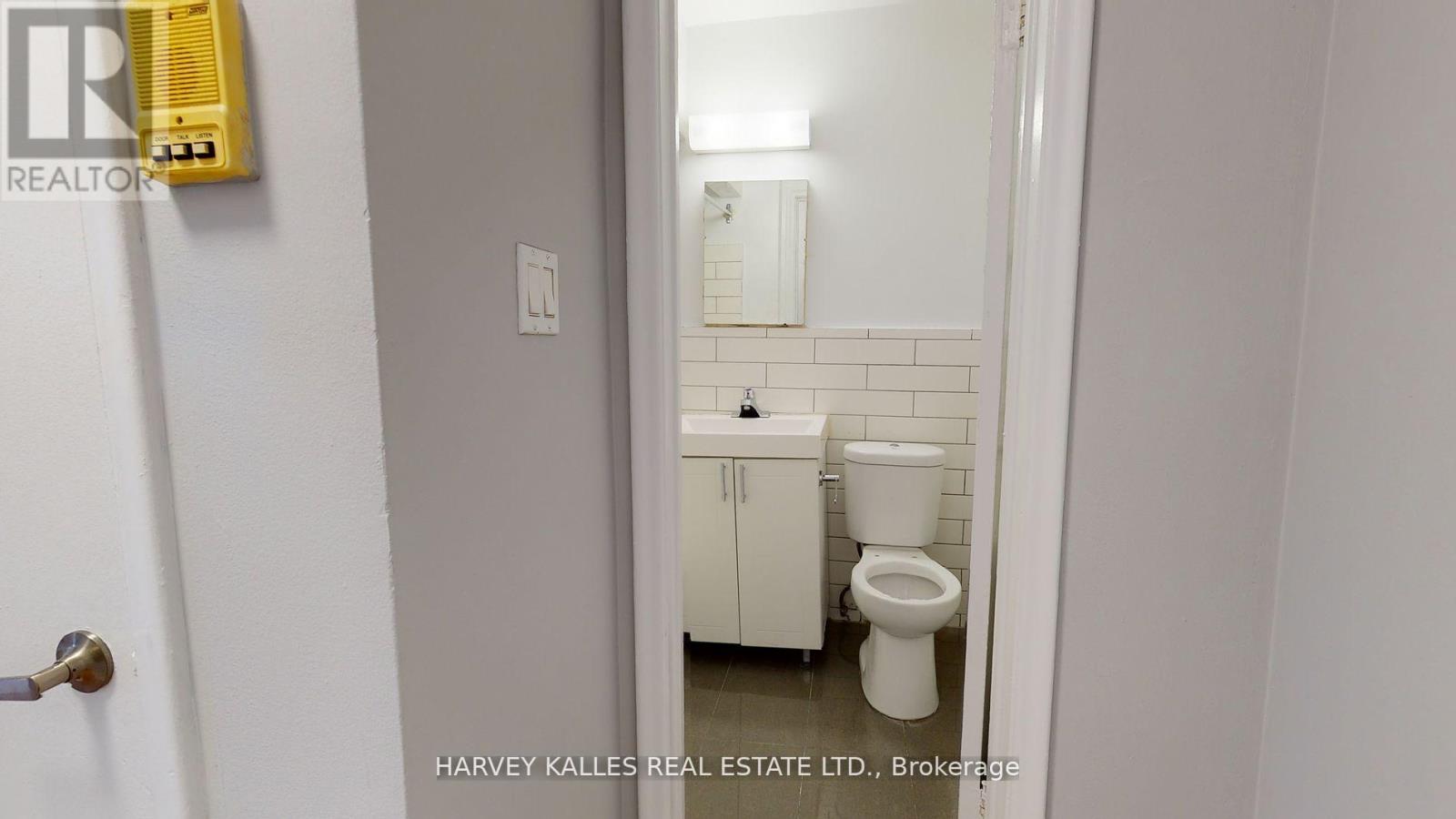 108 - 31 Clearview Heights, Toronto, Ontario M6M 2A2 - Photo 12 - W12653422