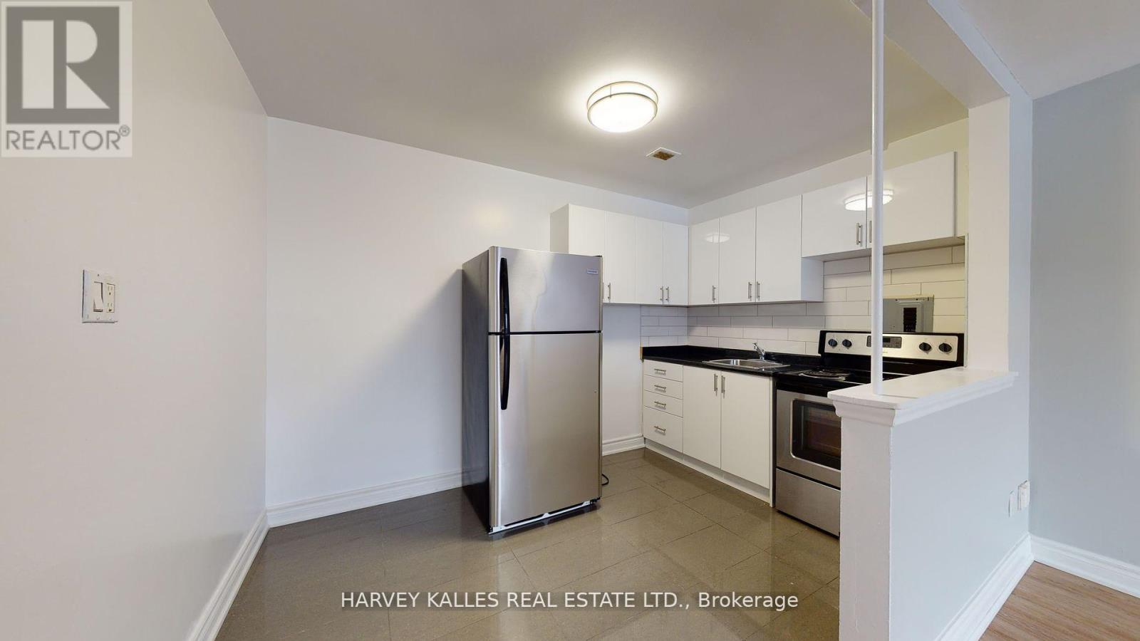 108 - 31 Clearview Heights, Toronto, Ontario M6M 2A2 - Photo 8 - W12653422