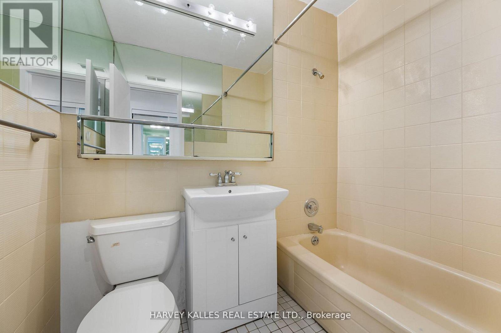 706 - 78 Warren Road, Toronto, Ontario M4V 2R6 - Photo 18 - C12660956