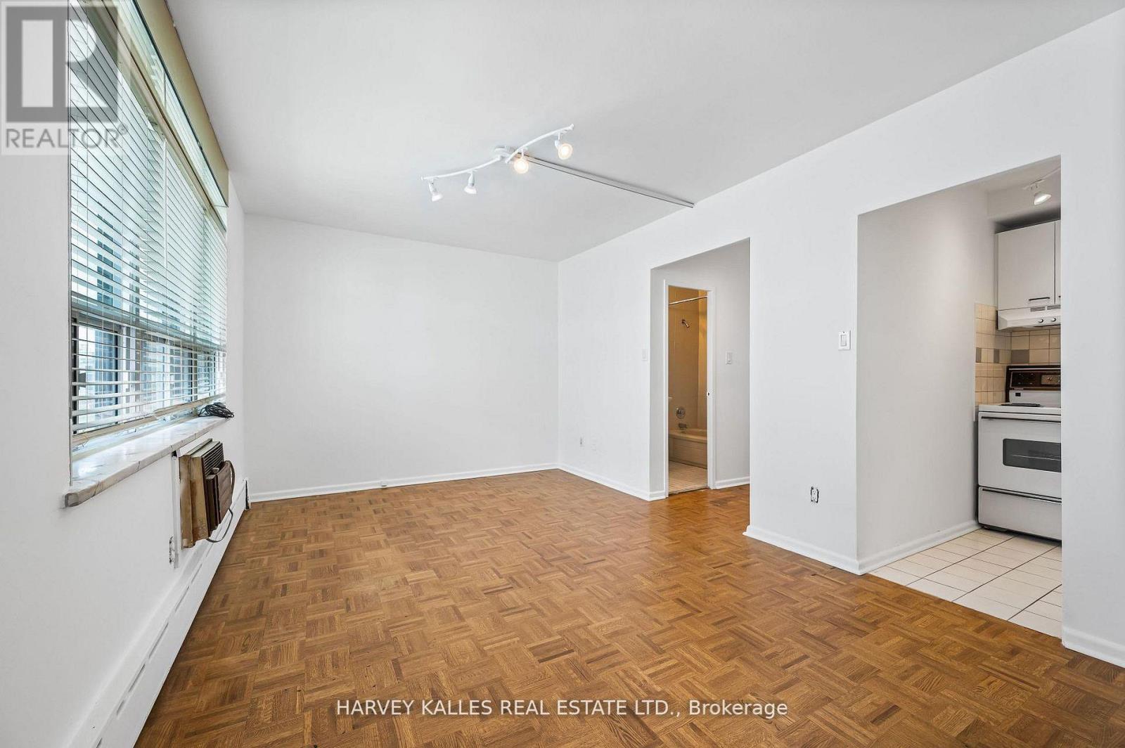 706 - 78 Warren Road, Toronto, Ontario M4V 2R6 - Photo 8 - C12660956