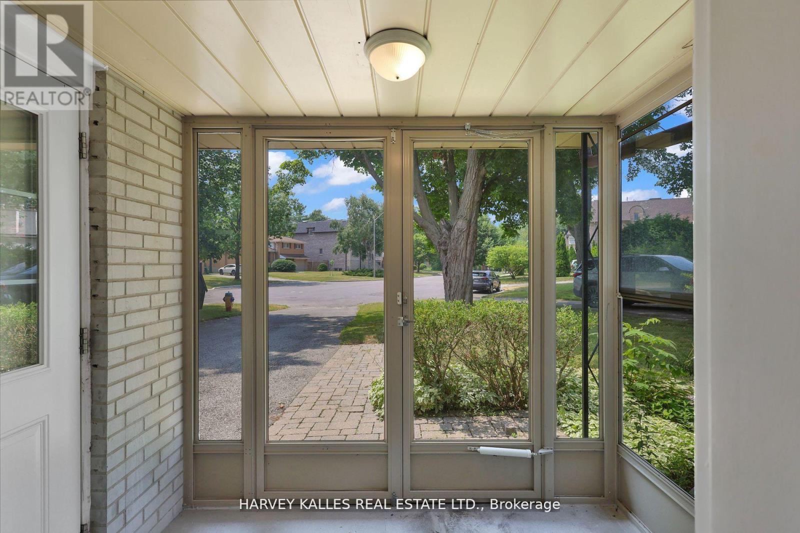 16 Wedgeport Place, Toronto, Ontario M2N 4B4 - Photo 10 - C12661412