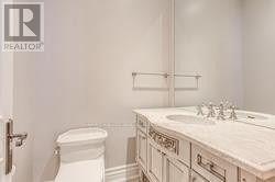 330 Elm Road, Toronto, Ontario M5H 3V4 - Photo 12 - C12663726