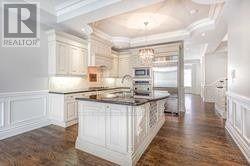 330 Elm Road, Toronto, Ontario M5H 3V4 - Photo 5 - C12663726