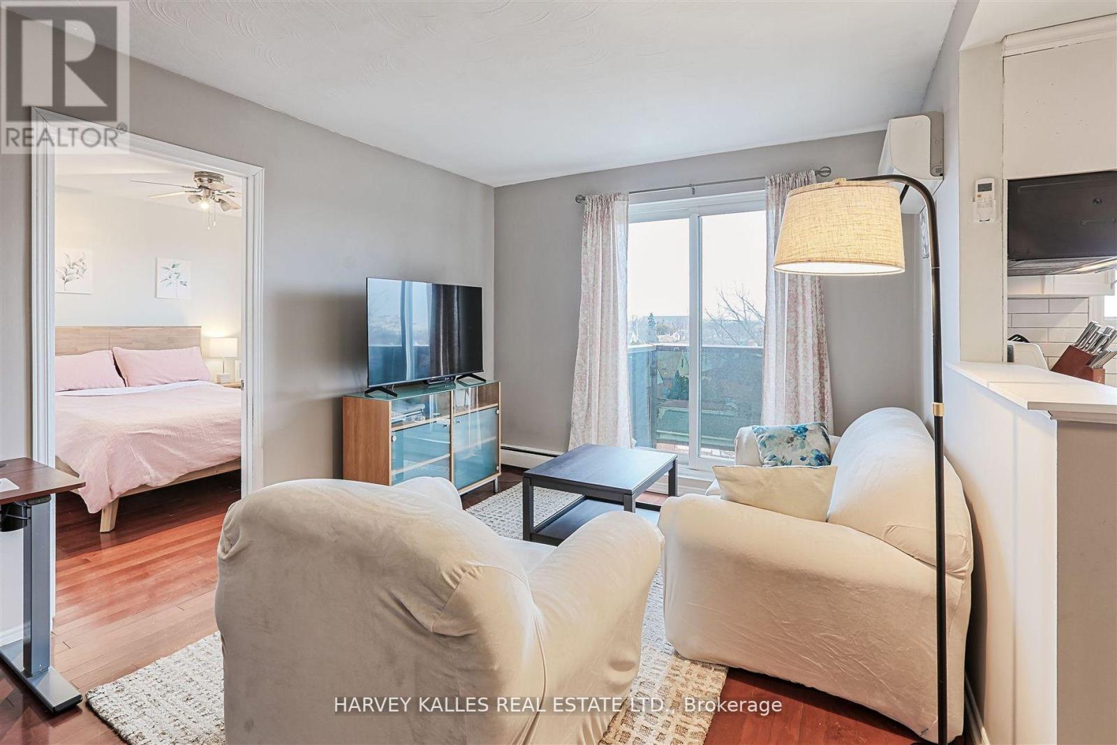 45 - 2373 King Street E, Hamilton, Ontario L8K 1X9 - Photo 4 - X12665218