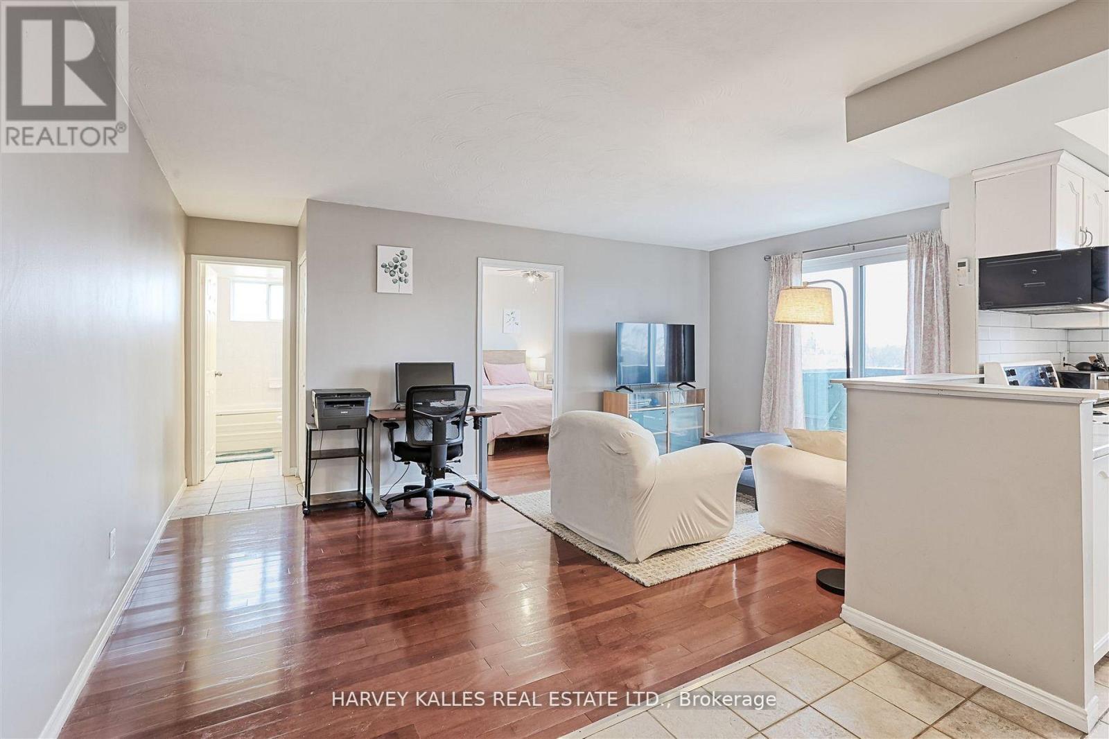 45 - 2373 King Street E, Hamilton, Ontario L8K 1X9 - Photo 8 - X12665218