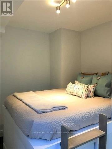 2 - 160 Lansdowne Avenue, Toronto, Ontario M6K 2V9 - Photo 6 - W12667990