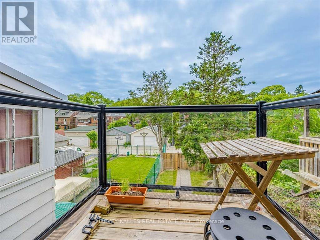 2 - 160 Lansdowne Avenue, Toronto, Ontario M6K 2V9 - Photo 8 - W12667990