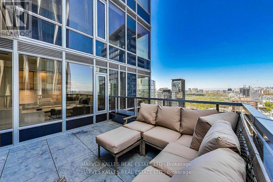 2405 - 11 Yorkville Avenue, Toronto, Ontario  M4W 0B7 - Photo 11 - C12675694