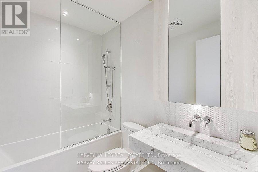 2405 - 11 Yorkville Avenue, Toronto, Ontario  M4W 0B7 - Photo 24 - C12675694