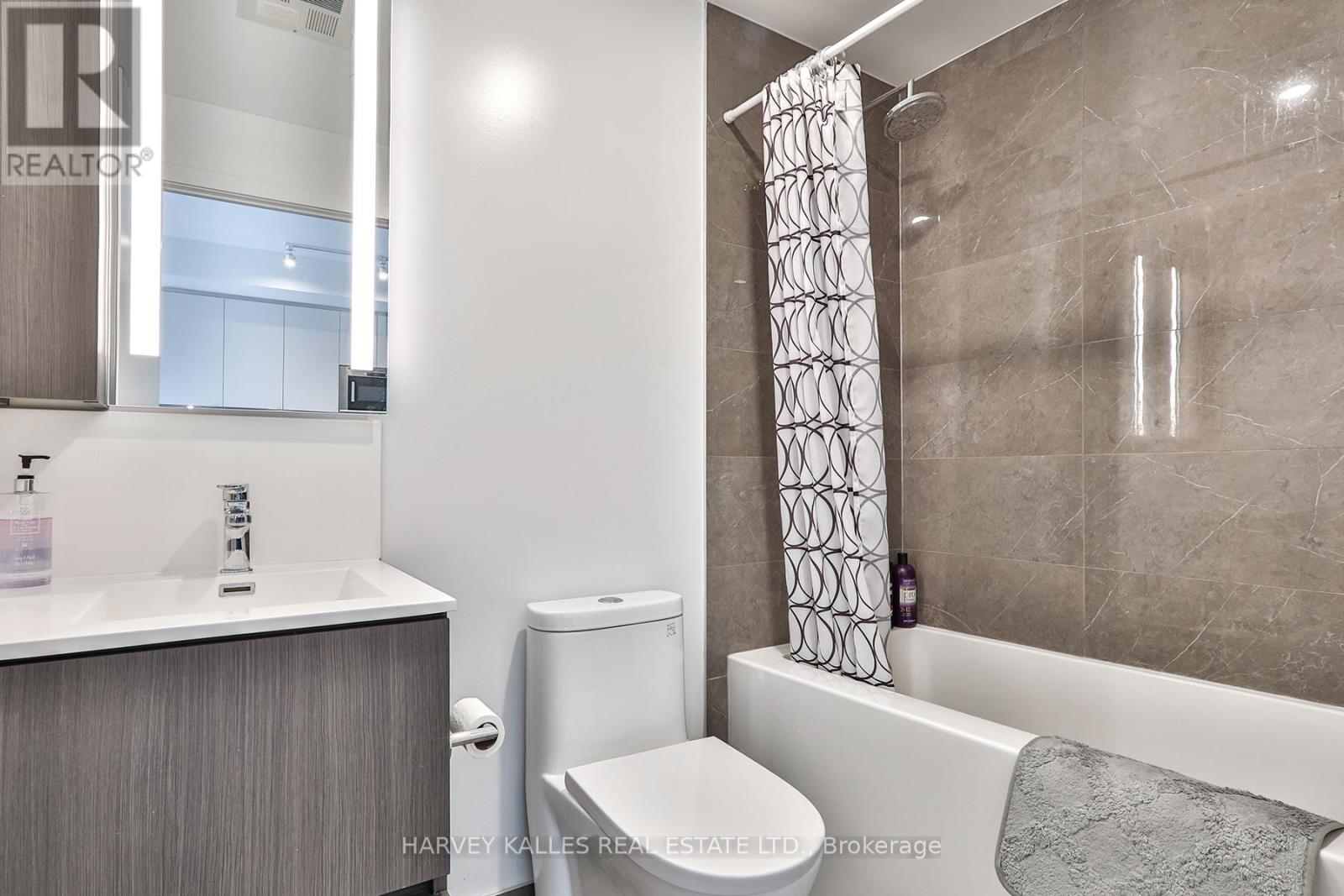 338 - 215 Lakeshore Road W, Mississauga, Ontario  L5H 1G5 - Photo 14 - W12676240