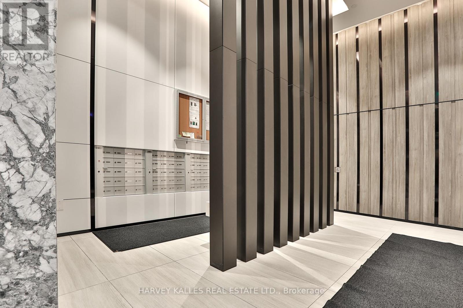 338 - 215 Lakeshore Road W, Mississauga, Ontario  L5H 1G5 - Photo 28 - W12676240