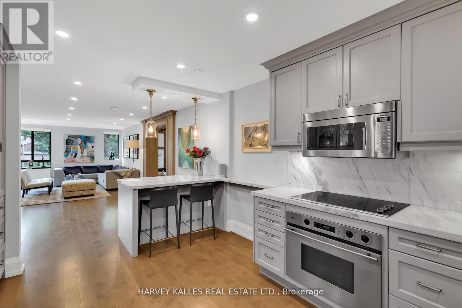 324-325 - 40 Sylvan Valley Way, Toronto, Ontario  M5M 4M3 - Photo 9 - C12679952