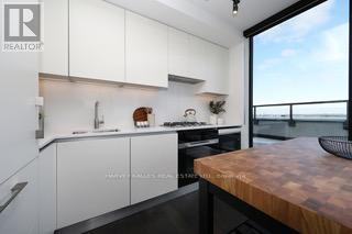 904 - 2720 Dundas Street W, Toronto, Ontario  M6P 0C3 - Photo 20 - W12684024