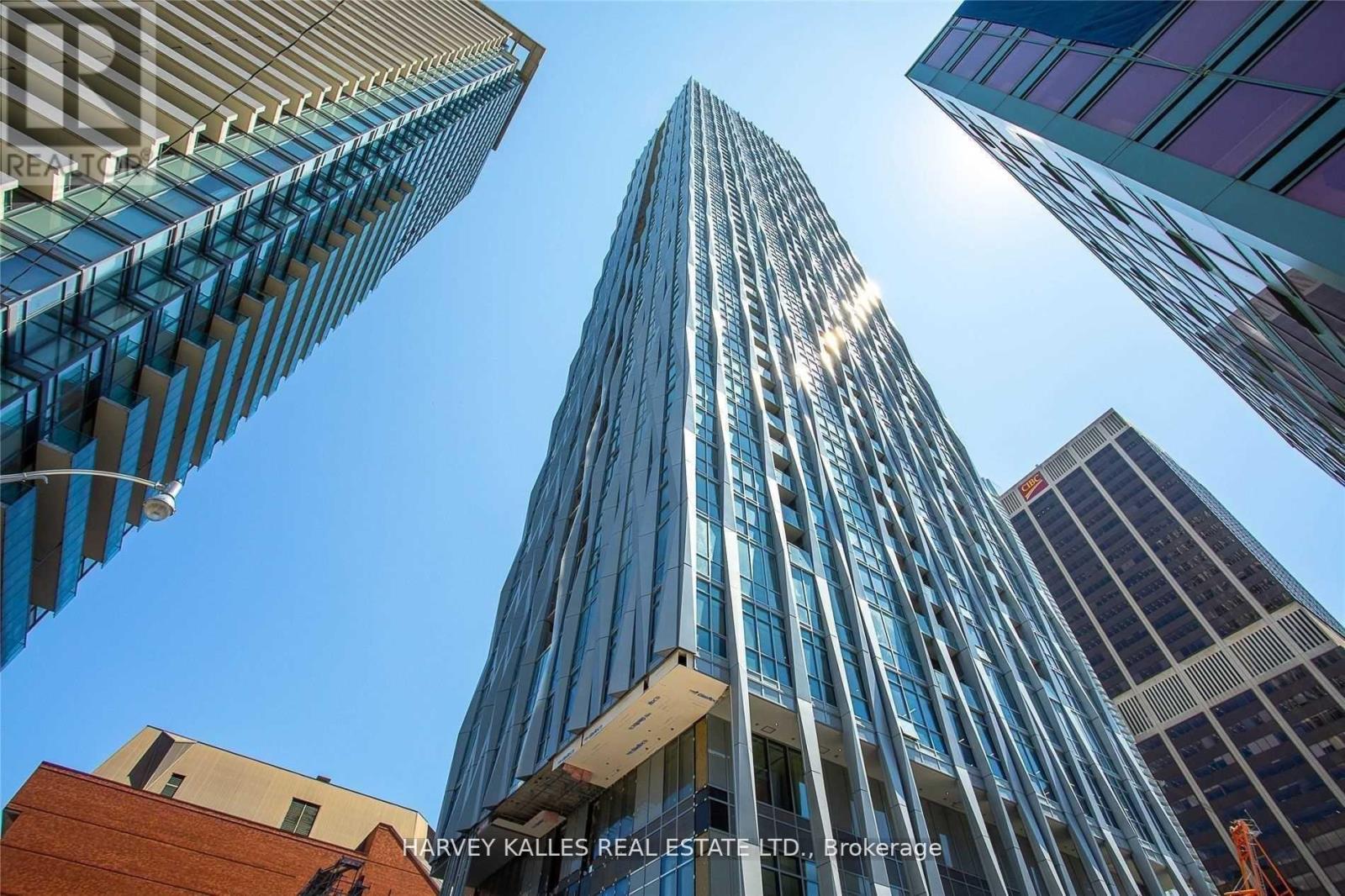 2705 - 1 Yorkville Avenue, Toronto, Ontario  M4W 1L1 - Photo 2 - C12685074