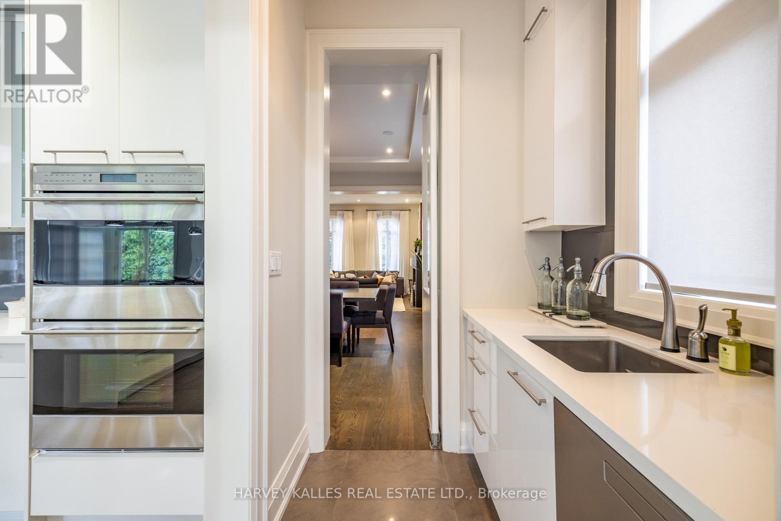 14 Sulgrave Crescent, Toronto, Ontario  M2L 1W6 - Photo 16 - C12685784