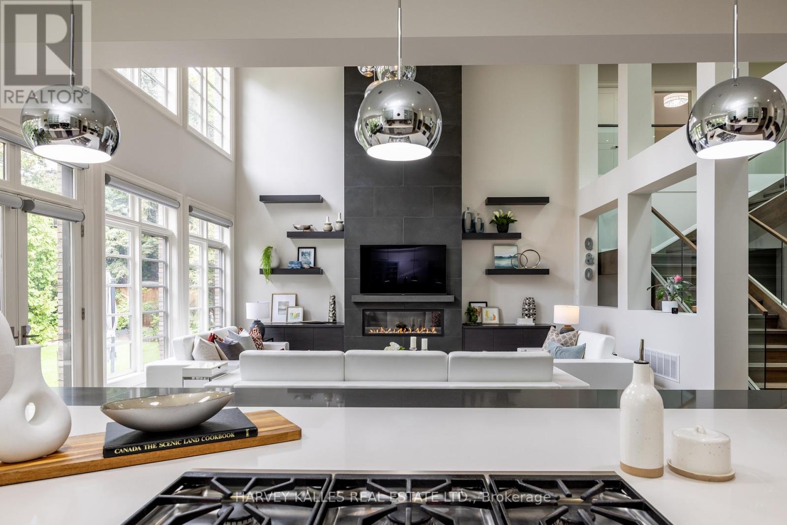 14 Sulgrave Crescent, Toronto, Ontario  M2L 1W6 - Photo 17 - C12685784