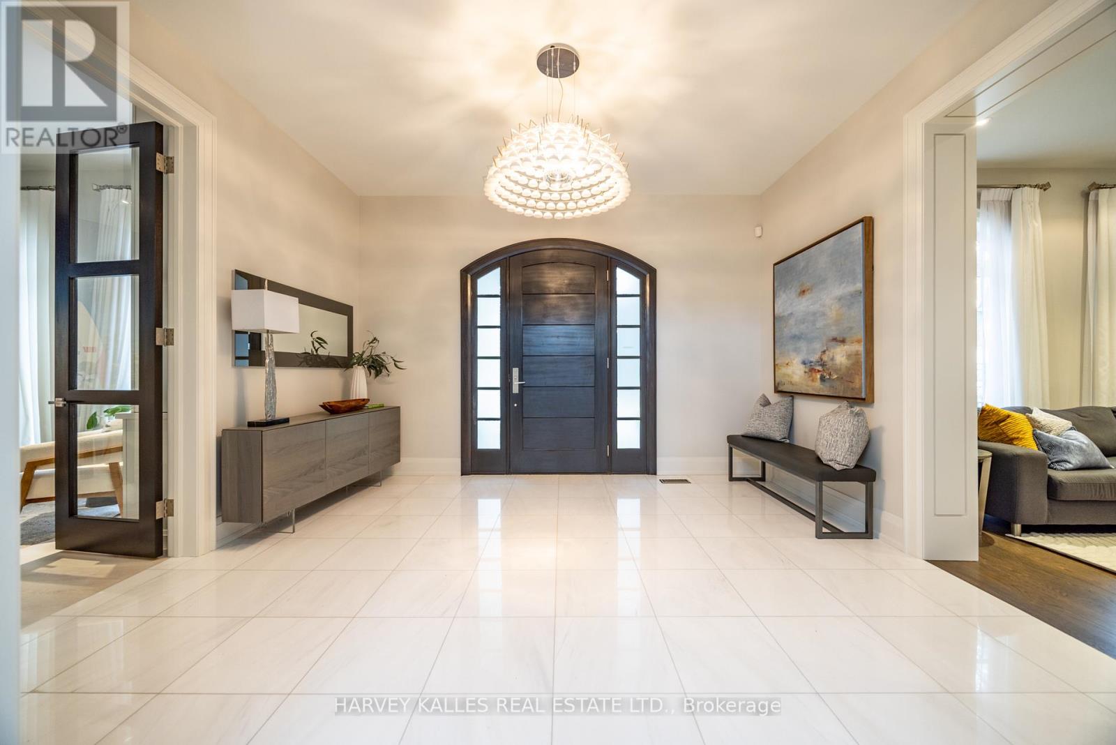 14 Sulgrave Crescent, Toronto, Ontario  M2L 1W6 - Photo 2 - C12685784