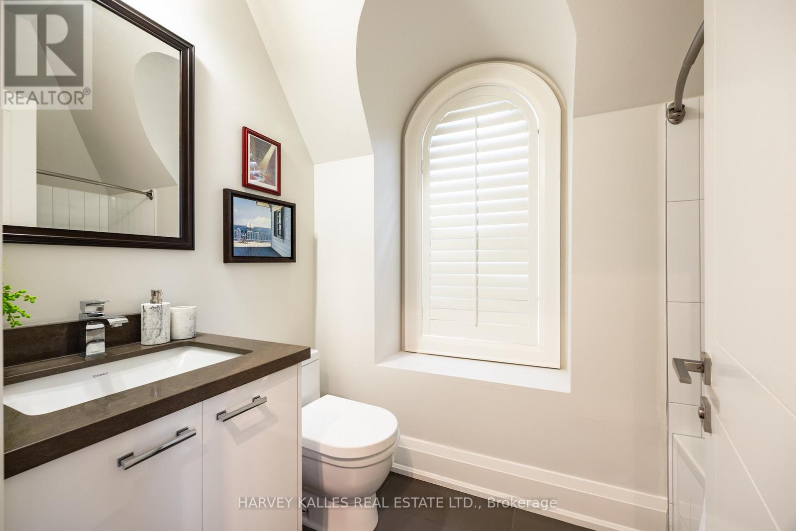 14 Sulgrave Crescent, Toronto, Ontario  M2L 1W6 - Photo 34 - C12685784