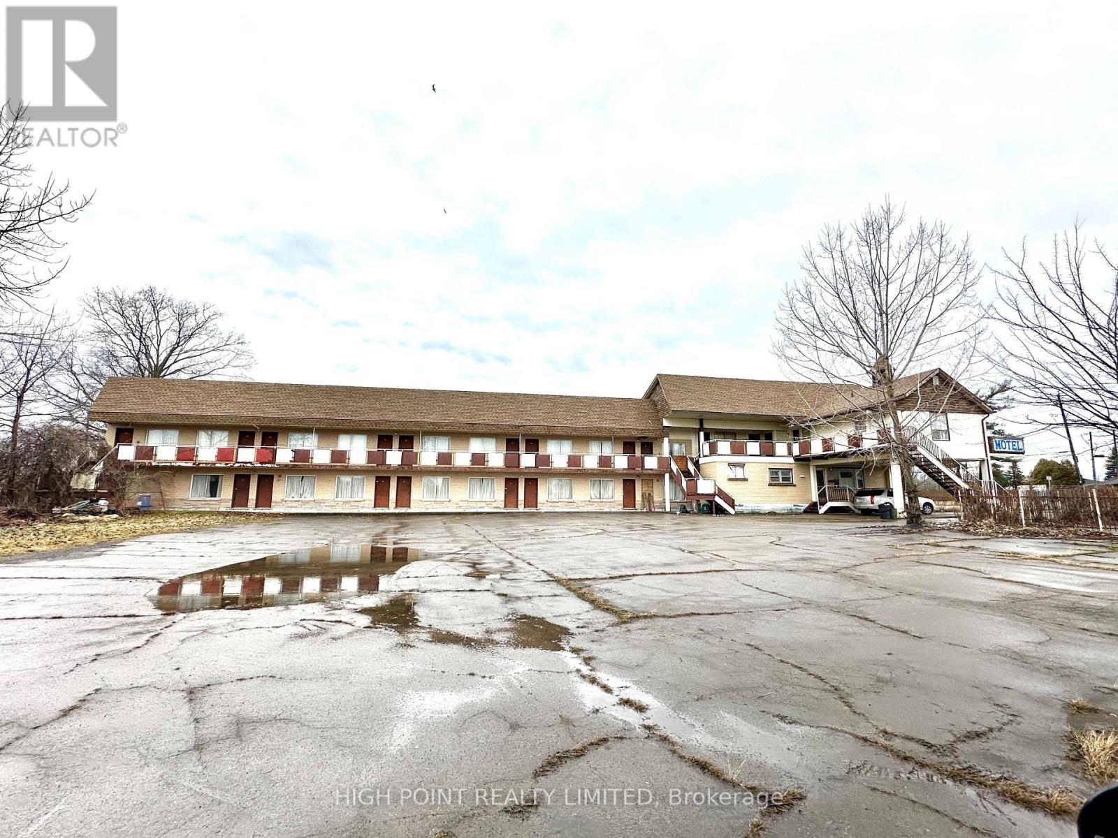 5544 Mcleod Road, Niagara Falls, Ontario  L2G 2E3 - Photo 2 - X12686288