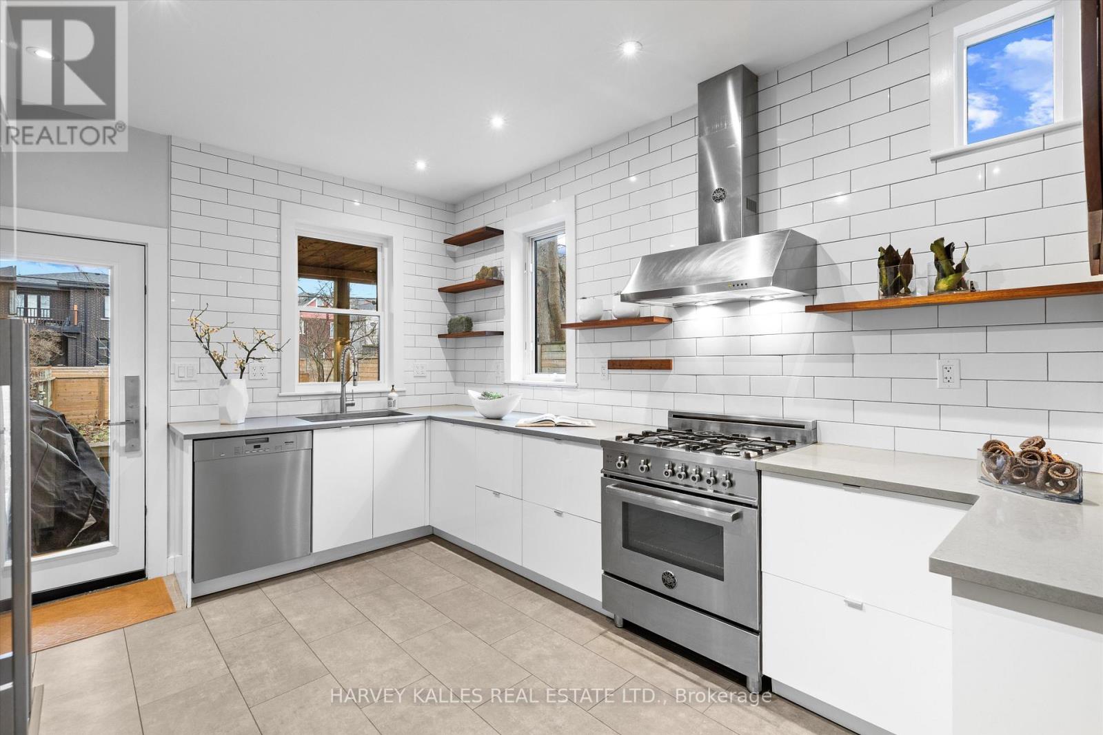 207 Stanley Avenue, Hamilton, Ontario  L8P 2L5 - Photo 13 - X12699428