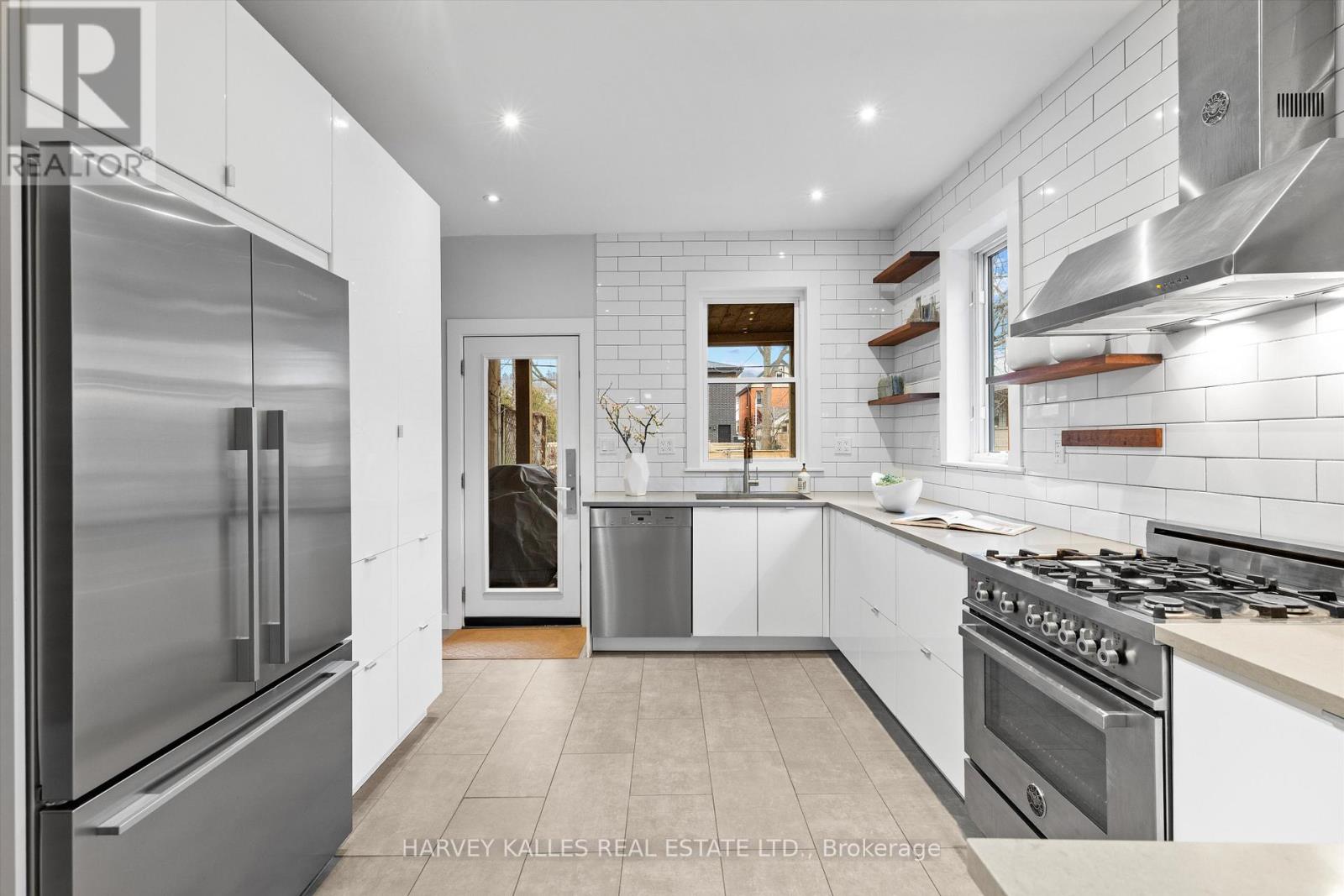 207 Stanley Avenue, Hamilton, Ontario  L8P 2L5 - Photo 14 - X12699428