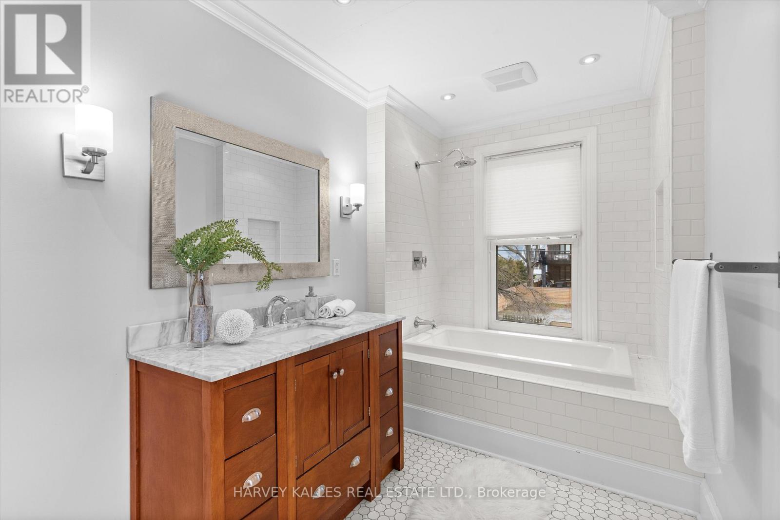 207 Stanley Avenue, Hamilton, Ontario  L8P 2L5 - Photo 19 - X12699428