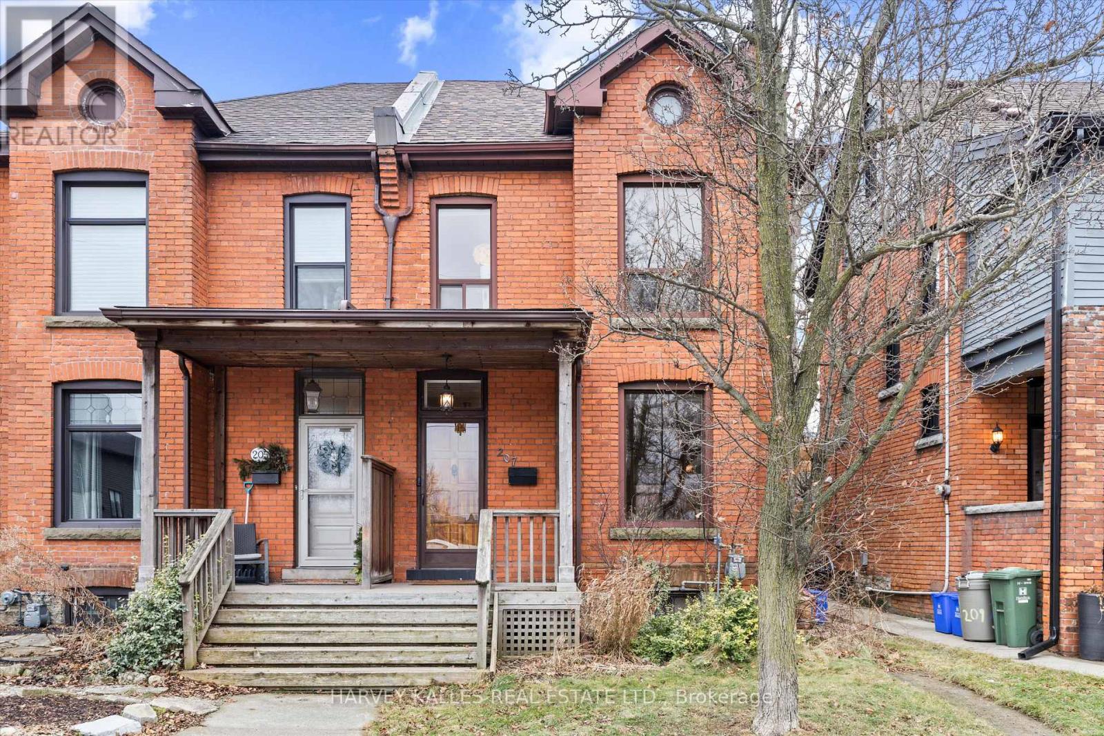 207 Stanley Avenue, Hamilton, Ontario  L8P 2L5 - Photo 4 - X12699428