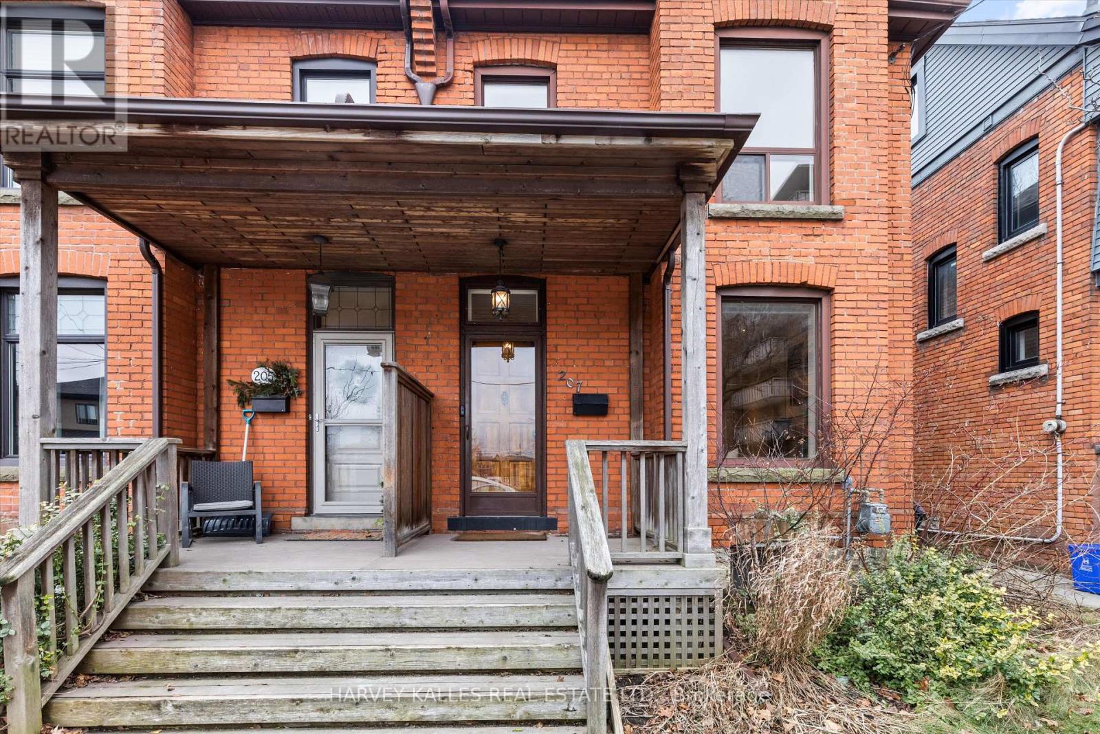 207 Stanley Avenue, Hamilton, Ontario  L8P 2L5 - Photo 5 - X12699428