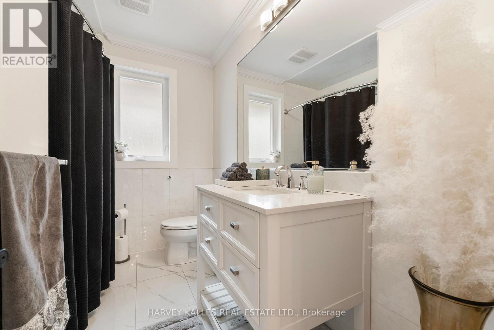 66 Westwood Lane, Richmond Hill, Ontario  L4C 6Y1 - Photo 24 - N12705666