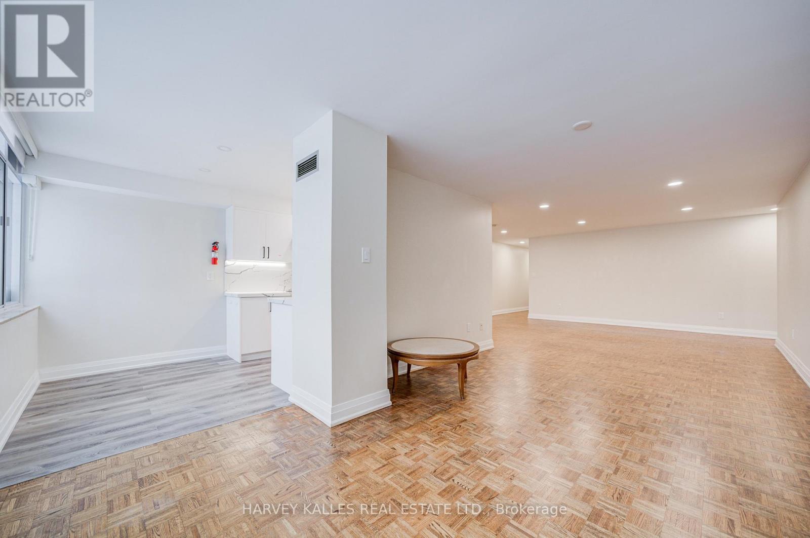 109 - 3000 Bathurst Street, Toronto, Ontario M6B 3B4 - Photo 10 - C12710832