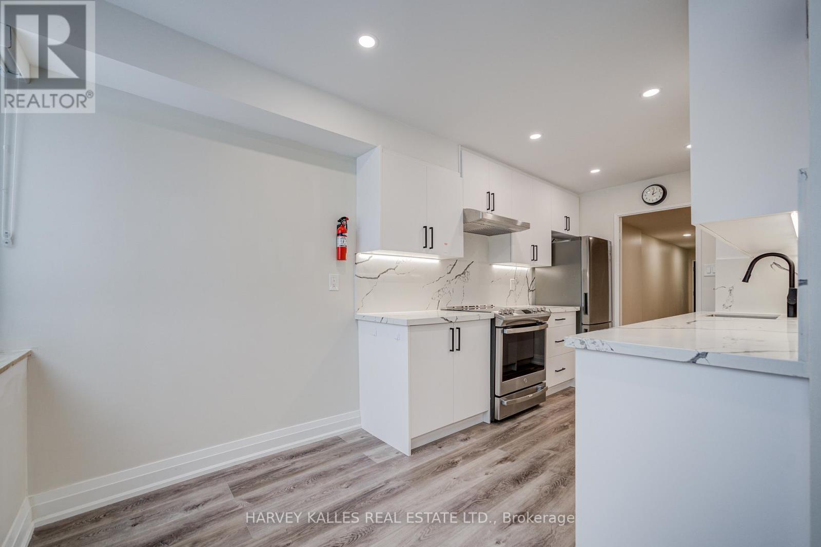 109 - 3000 Bathurst Street, Toronto, Ontario M6B 3B4 - Photo 15 - C12710832