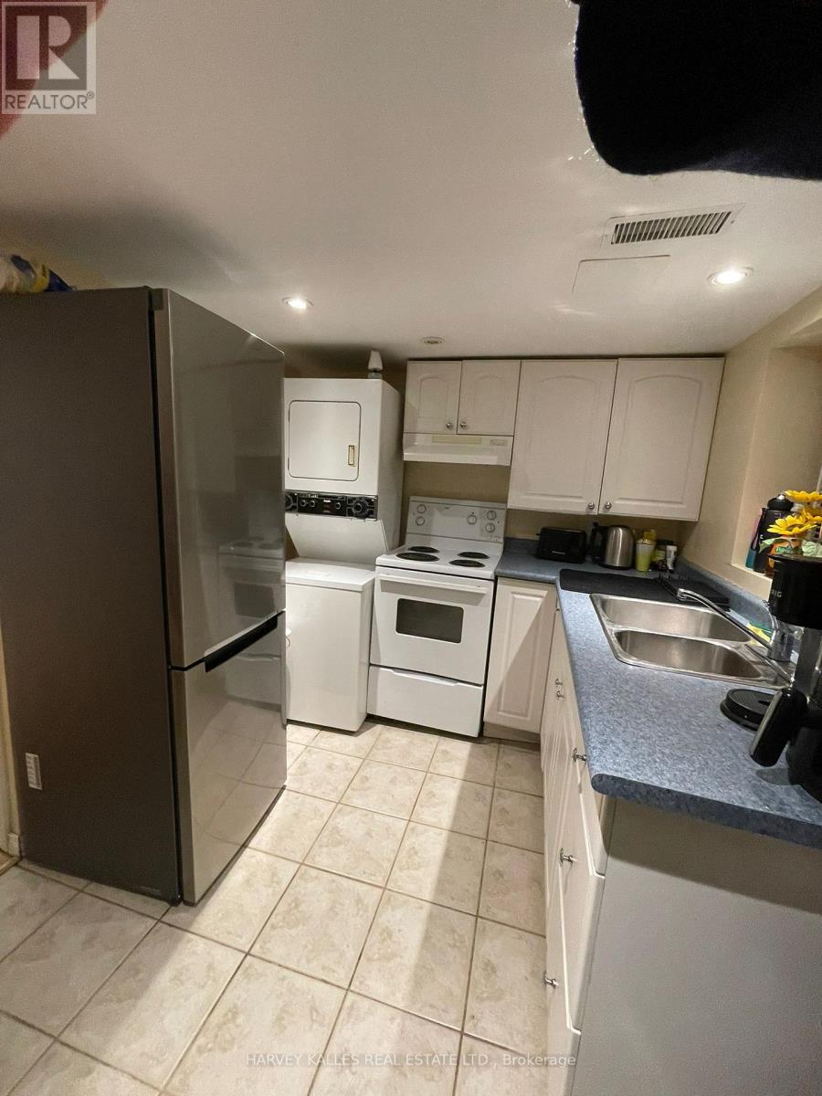 Lower - 32 Fuller Avenue, Toronto, Ontario  M6R 2C3 - Photo 4 - W12711466