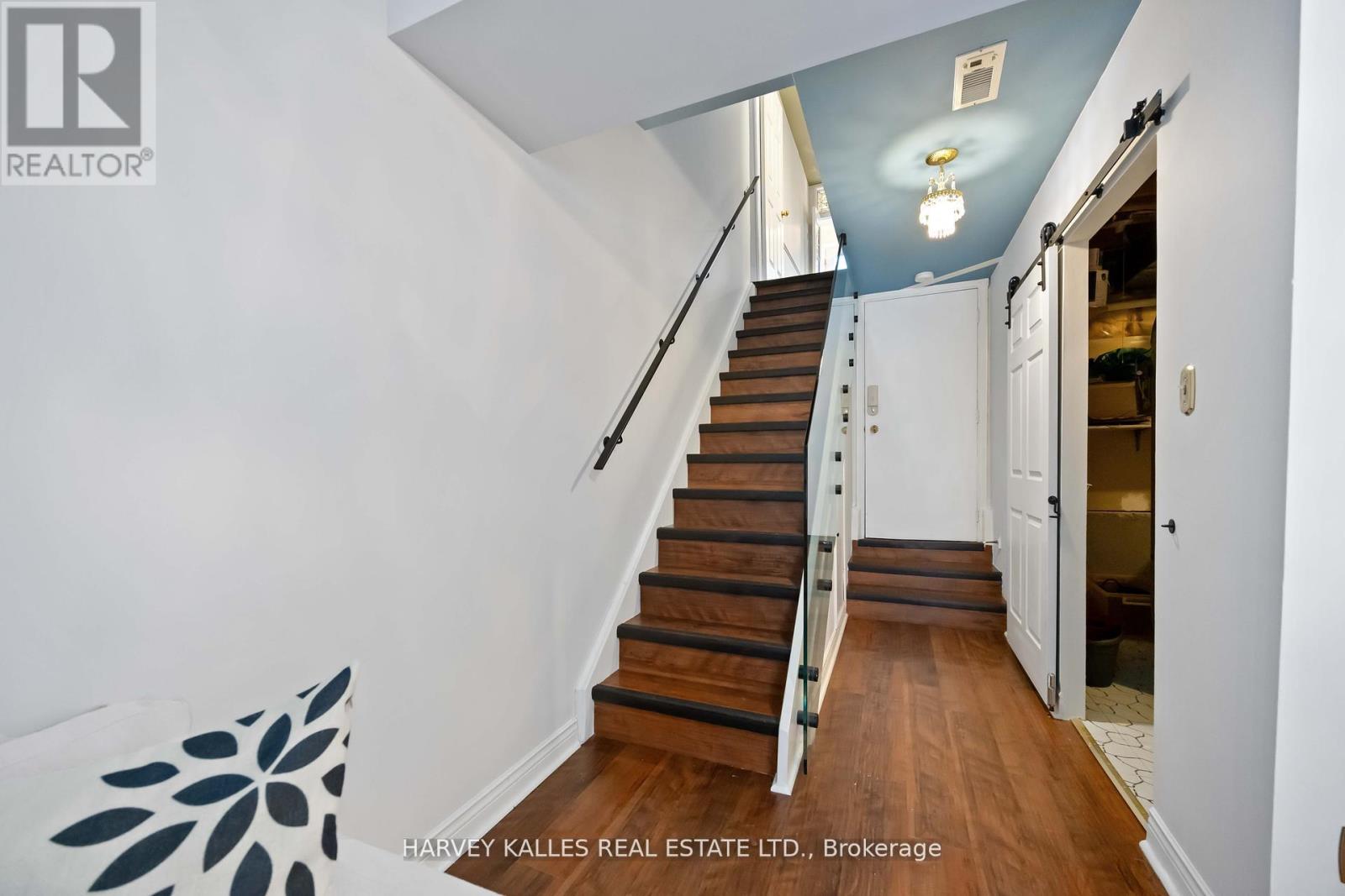 576 Ontario Street, Toronto, Ontario M4X 1M7 - Photo 25 - C12712272