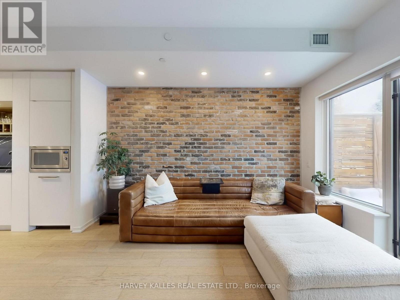 Th111 - 138 St Helens Avenue, Toronto, Ontario  M6H 0B8 - Photo 4 - C12713986