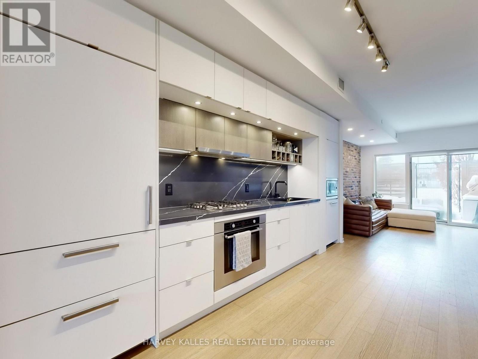 Th111 - 138 St Helens Avenue, Toronto, Ontario  M6H 0B8 - Photo 8 - C12713986