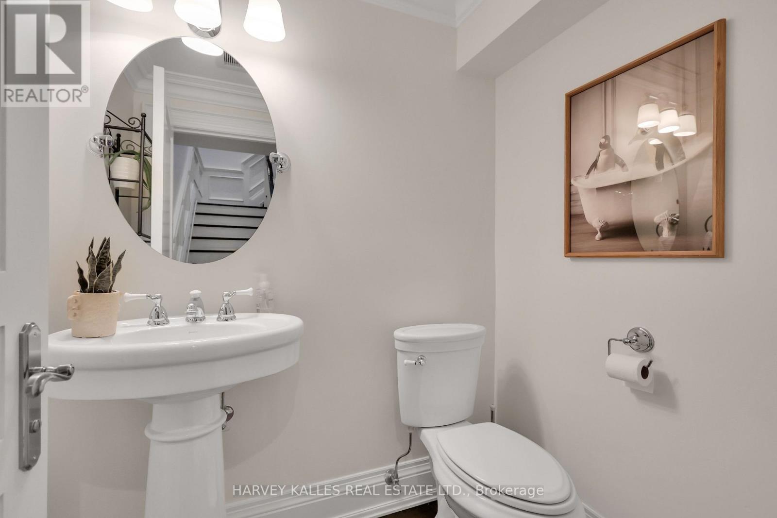 39 Gormley Avenue, Toronto, Ontario M4V 1Y9 - Photo 25 - C12714298