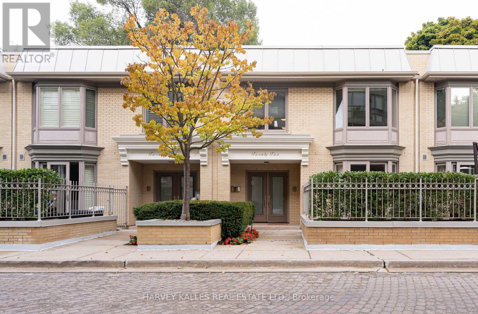22 LOWER VILLAGE GATE, Toronto, Ontario
