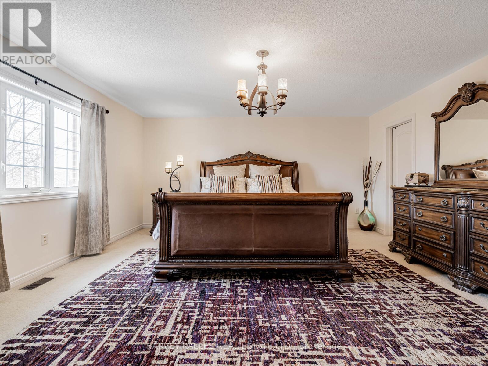 12 Barberry Crescent, Richmond Hill, Ontario  L4E 4S5 - Photo 23 - N12716806