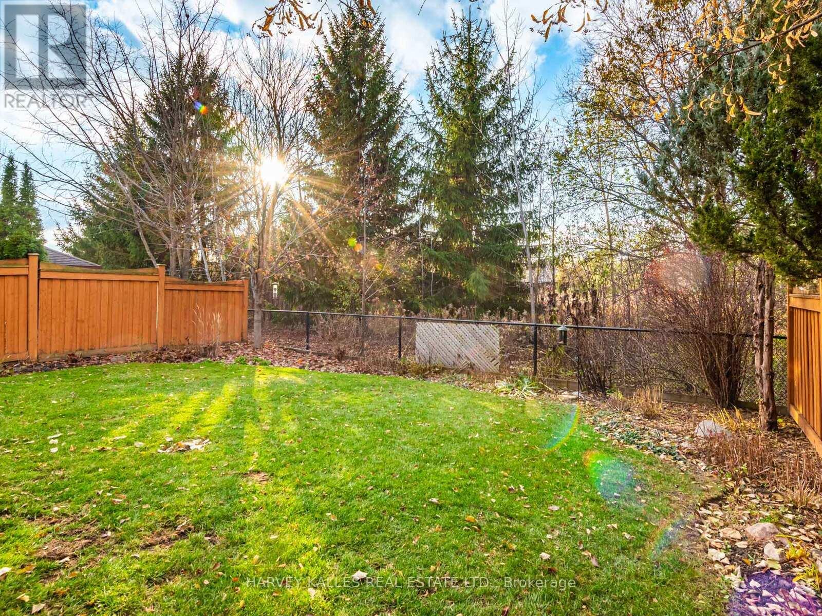 12 Barberry Crescent, Richmond Hill, Ontario  L4E 4S5 - Photo 46 - N12716806