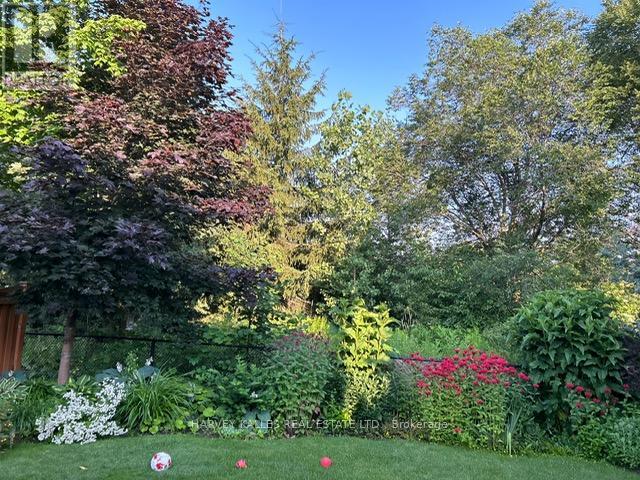 12 Barberry Crescent, Richmond Hill, Ontario  L4E 4S5 - Photo 47 - N12716806