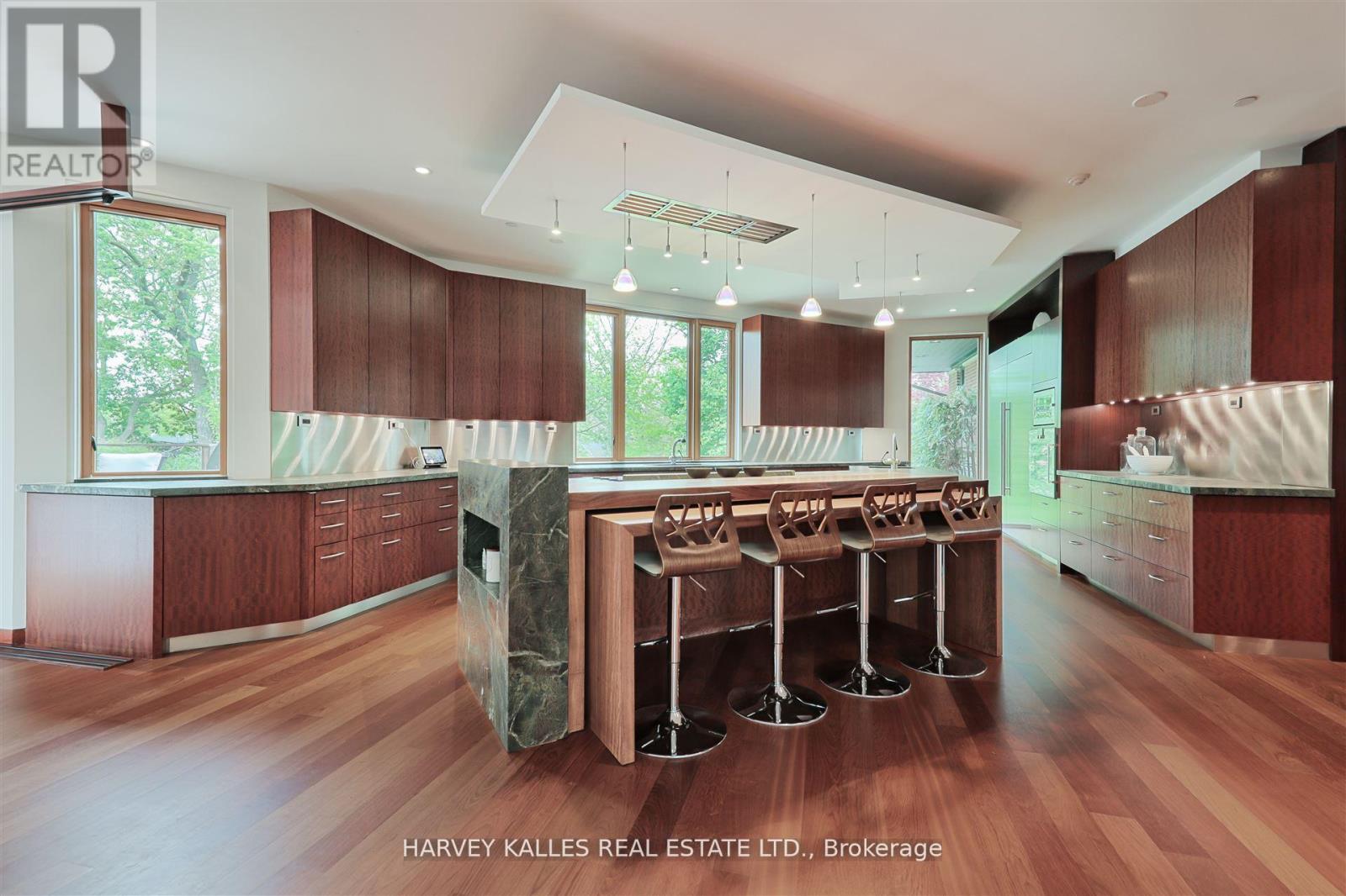 89 Kingsway Crescent, Toronto, Ontario  M8X 2R8 - Photo 16 - W12717146