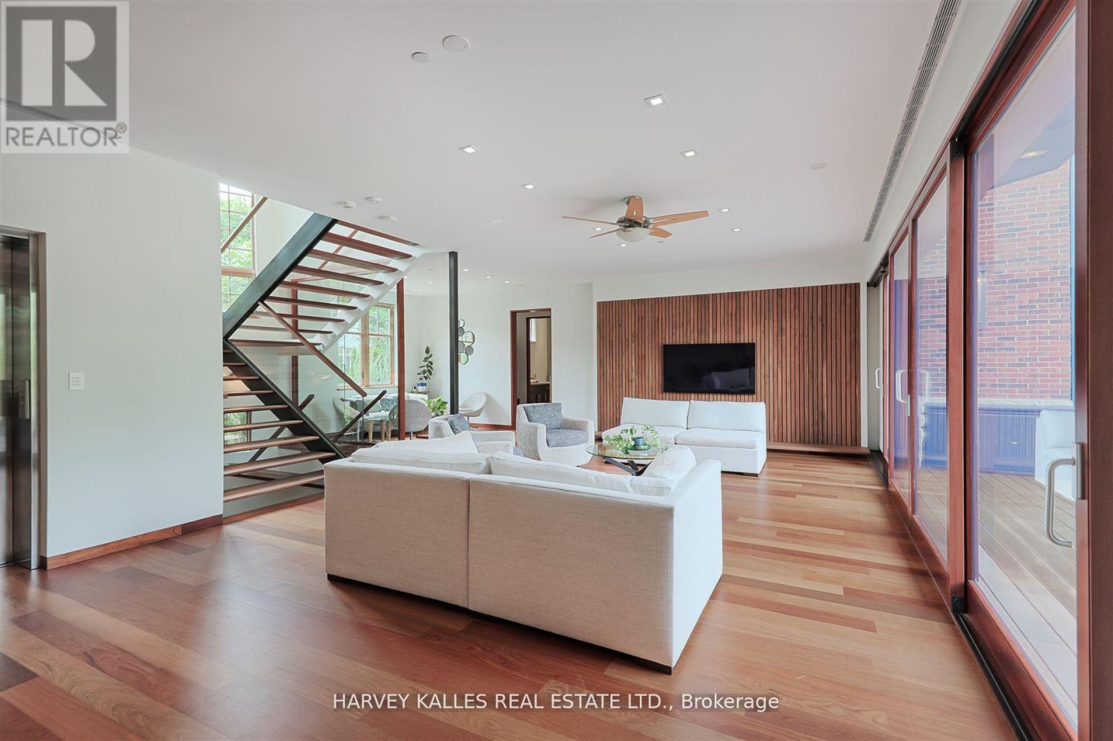 89 Kingsway Crescent, Toronto, Ontario  M8X 2R8 - Photo 19 - W12717146