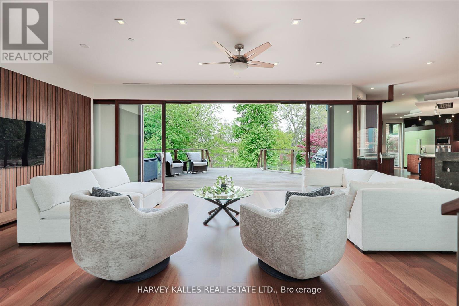 89 Kingsway Crescent, Toronto, Ontario  M8X 2R8 - Photo 4 - W12717146