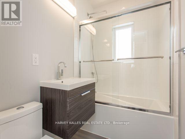 Upper - 987 Avenue Road, Toronto, Ontario M5P 2K9 - Photo 12 - C12718844