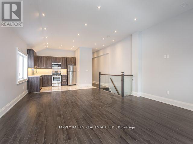 Upper - 987 Avenue Road, Toronto, Ontario M5P 2K9 - Photo 5 - C12718844